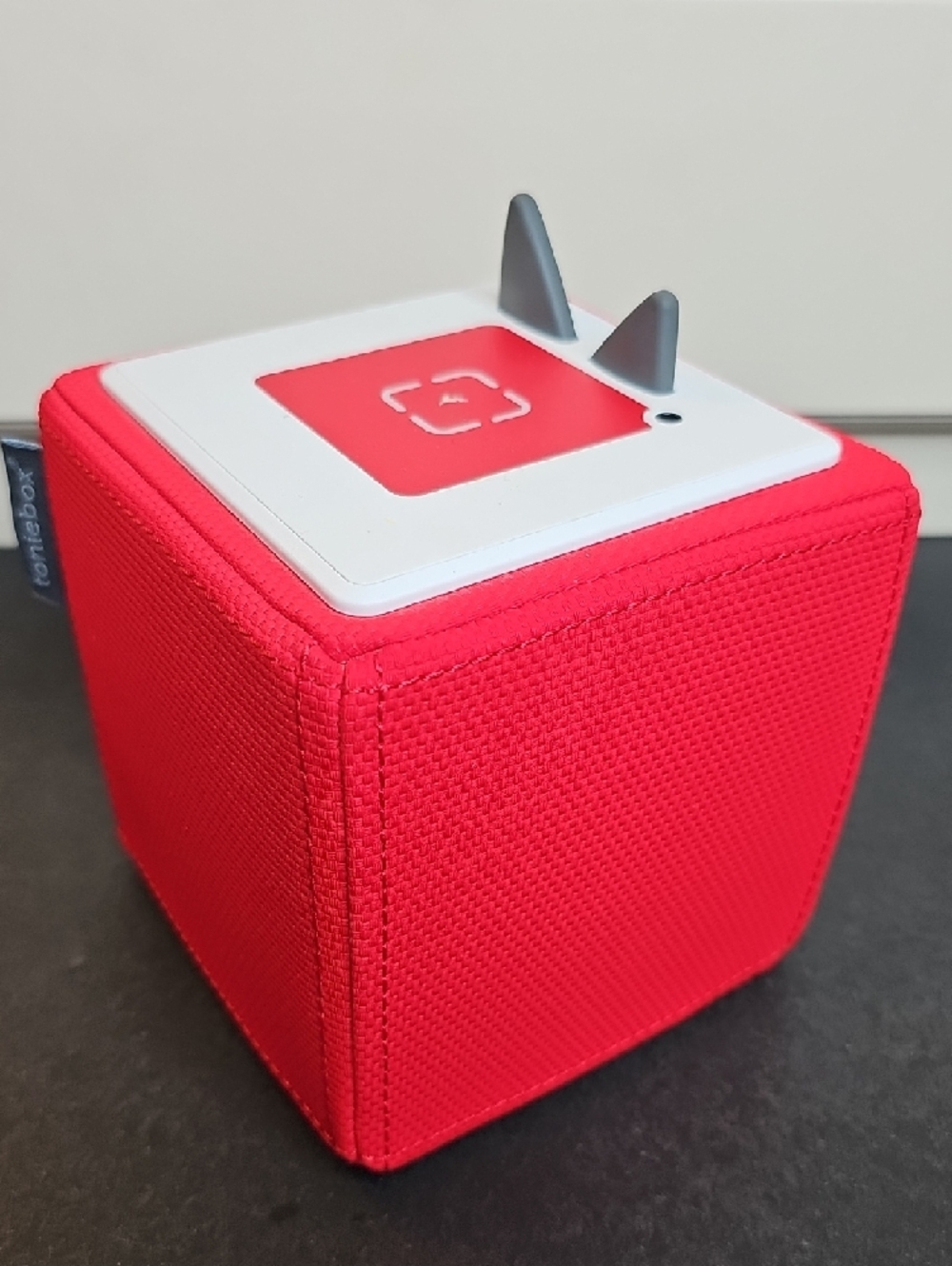 Toniebox Kids Audio Player - Bright Red With Charger - Picture 3 of 7